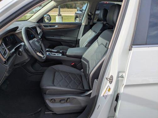 2024 Volkswagen Atlas 2.0T SE w/Technology 4MOTION