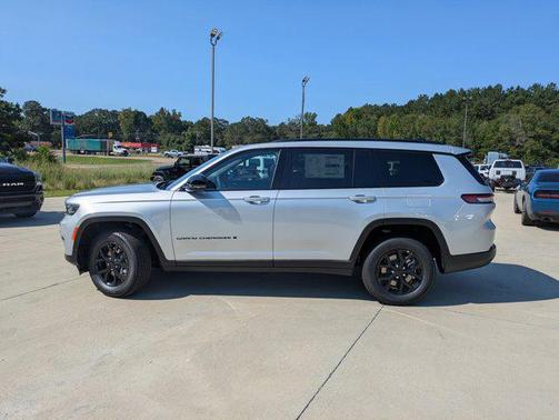 2025 Jeep Grand Cherokee L Altitude