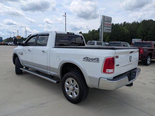 2017 RAM 2500 Laramie Crew Cab 4x4 6'4' Box