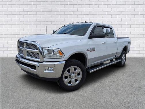 2017 RAM 2500 Laramie Crew Cab 4x4 6'4' Box