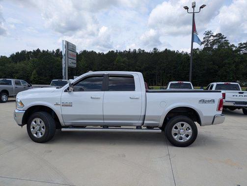 2017 RAM 2500 Laramie Crew Cab 4x4 6'4' Box
