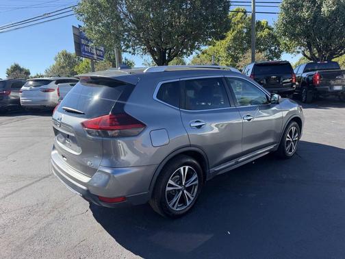 Gun Metallic 2018 Nissan Rogue SL