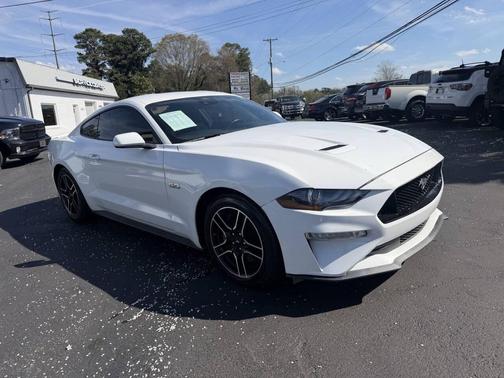 Oxford White 2021 Ford Mustang GT