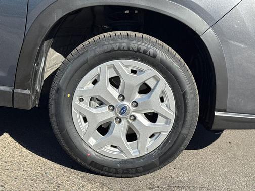 Magnetite Gray Metallic 2024 Subaru Forester Base