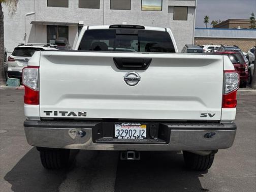 2017 Nissan Titan SV