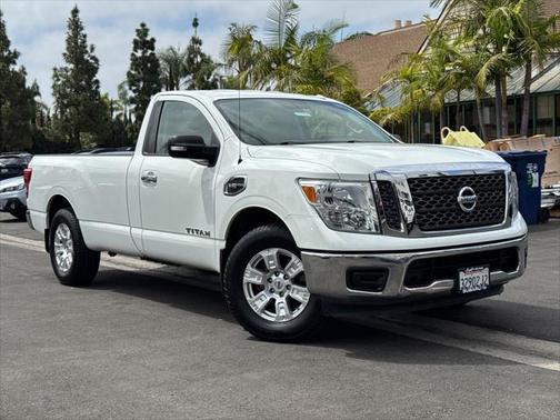 2017 Nissan Titan SV