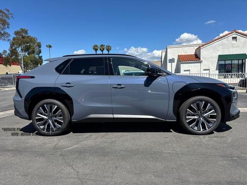 Harbor Mist Gray Pearl 2026 Subaru Solterra Limited