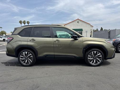 Autumn Green Metallic 2026 Subaru Forester Hybrid Touring