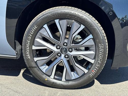 Harbor Mist Gray Pearl 2026 Subaru Solterra Limited