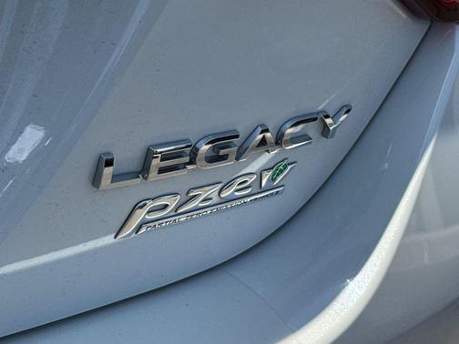 Crystal White Pearl 2017 Subaru Legacy Premium