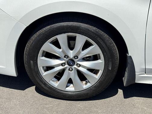 Crystal White Pearl 2017 Subaru Legacy Premium