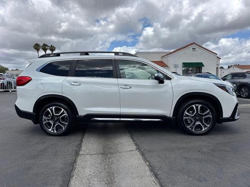 Crystal White Pearl 2023 Subaru Ascent Touring 7-Passenger