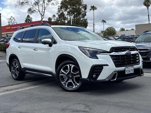 Crystal White Pearl 2023 Subaru Ascent Touring 7-Passenger