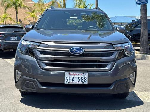 Magnetite Gray Metallic 2025 Subaru Forester Premium