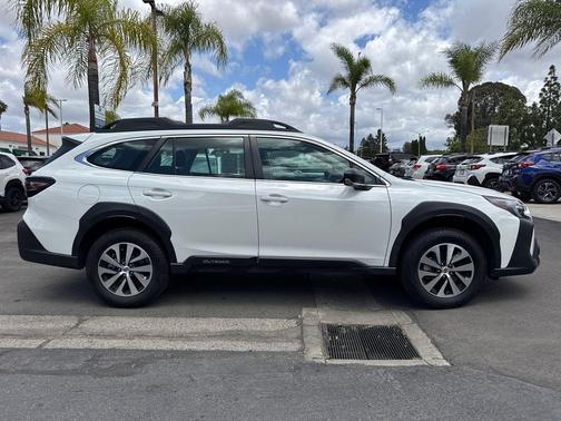 Crystal White Pearl 2025 Subaru Outback Base