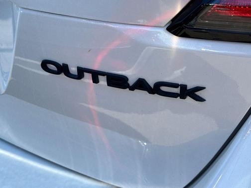 Crystal White Pearl 2025 Subaru Outback Base