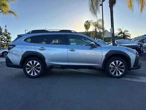 2023 Subaru Outback Touring XT