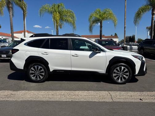 Crystal White Pearl 2024 Subaru Outback Limited