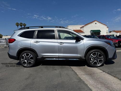 Ice Silver Metallic 2026 Subaru Ascent Limited 7-Passenger