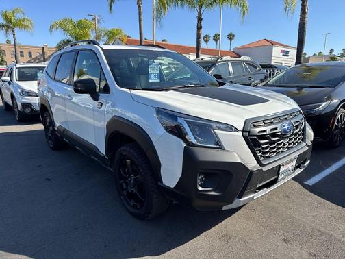 Crystal White Pearl 2024 Subaru Forester Wilderness