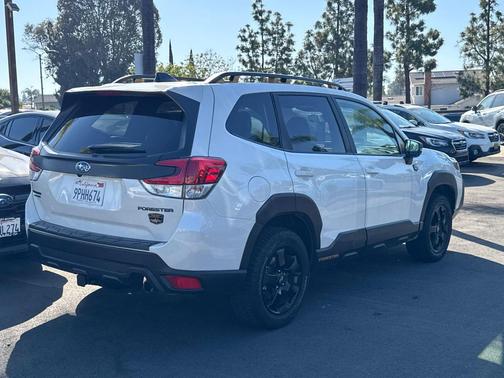 Crystal White Pearl 2024 Subaru Forester Wilderness