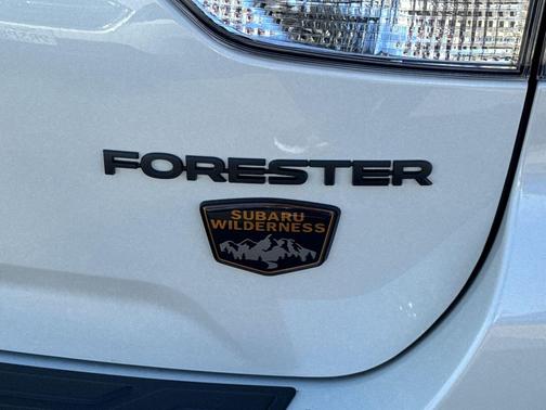 Crystal White Pearl 2024 Subaru Forester Wilderness