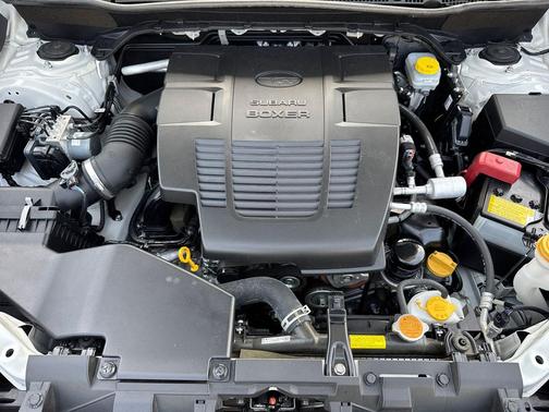 Crystal White Pearl 2024 Subaru Forester Limited