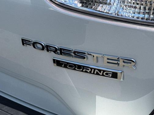 Crystal White Pearl 2023 Subaru Forester Touring