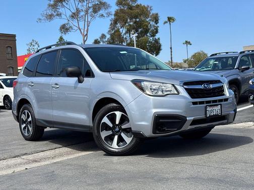 Ice Silver Metallic 2017 Subaru Forester 2.5i