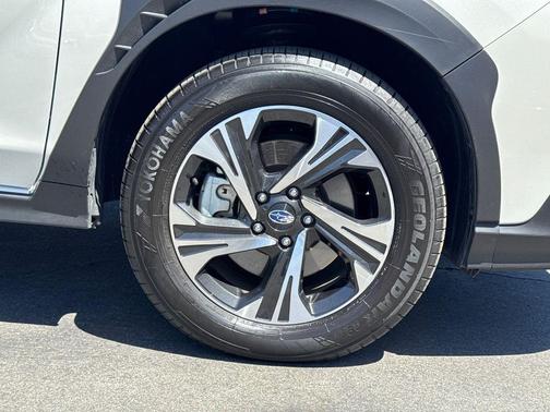 Crystal White Pearl 2025 Subaru Crosstrek Premium