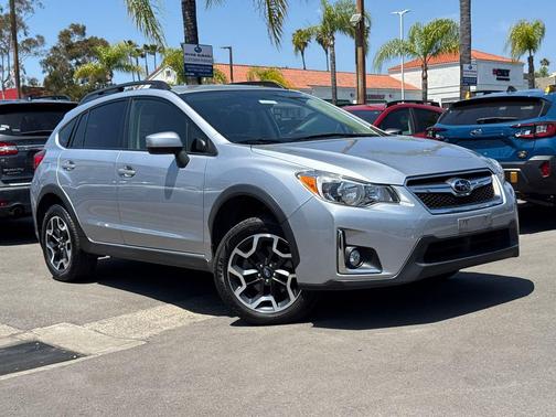 Ice Silver Metallic 2017 Subaru Crosstrek 2.0i Premium