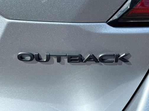 Ice Silver Metallic 2024 Subaru Outback Onyx Edition