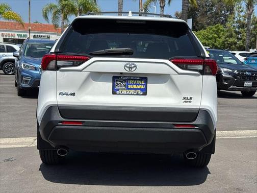 2020 Toyota RAV4 XLE