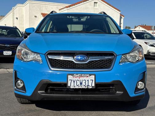 Hyper Blue 2017 Subaru Crosstrek 2.0i Limited