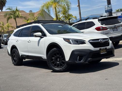 Crystal White Pearl 2022 Subaru Outback Premium
