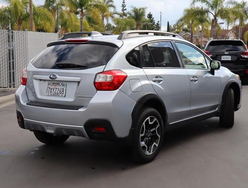 Photo 4 of 18 of 2017 Subaru Crosstrek 2.0i Limited