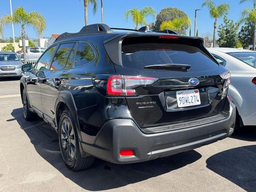 Crystal Black Silica 2023 Subaru Outback Onyx Edition XT