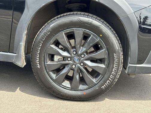 Crystal Black Silica 2023 Subaru Outback Onyx Edition XT