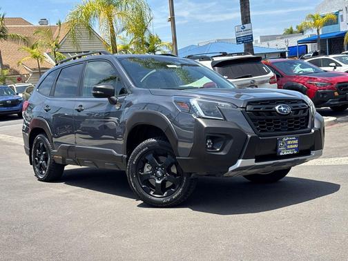Magnetite Gray Metallic 2024 Subaru Forester Wilderness