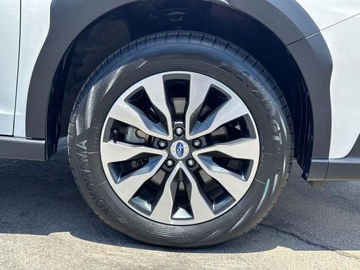 Crystal White Pearl 2023 Subaru Outback Touring XT
