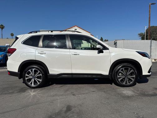 Crystal White Pearl 2023 Subaru Forester Limited