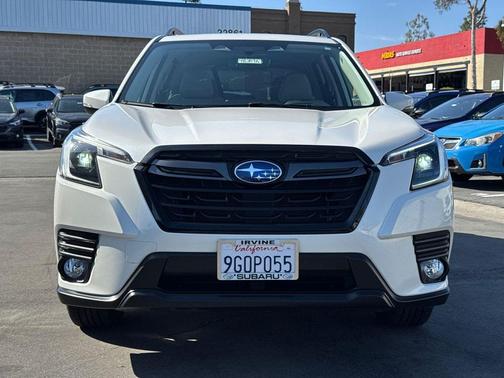 Crystal White Pearl 2023 Subaru Forester Limited