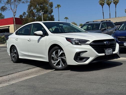 Crystal White Pearl 2025 Subaru Legacy Premium