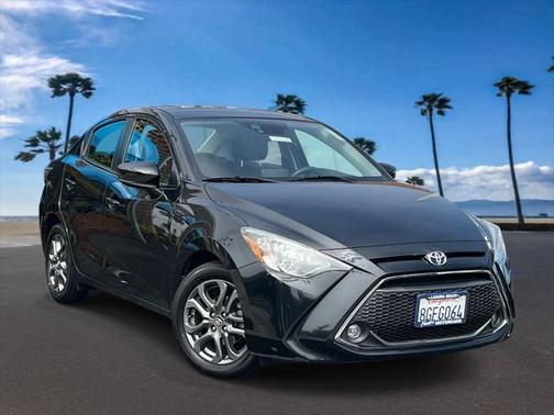 2019 Toyota Yaris Sedan LE