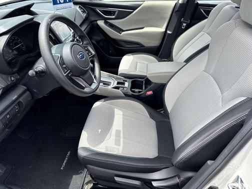 Crystal White Pearl 2023 Subaru Forester Base