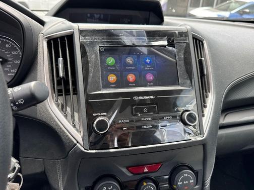 Crystal White Pearl 2023 Subaru Forester Base