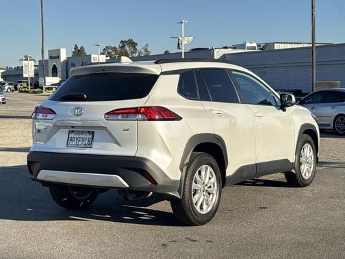 2024 Toyota Corolla Cross LE