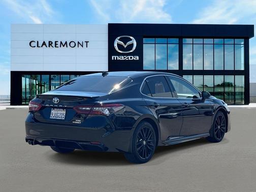 2024 Toyota Camry Hybrid SE