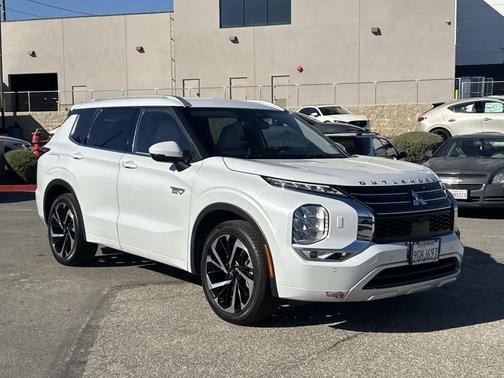 2023 Mitsubishi Outlander PHEV SEL