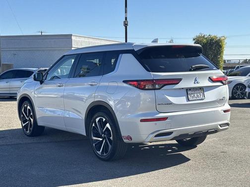 2023 Mitsubishi Outlander PHEV SEL